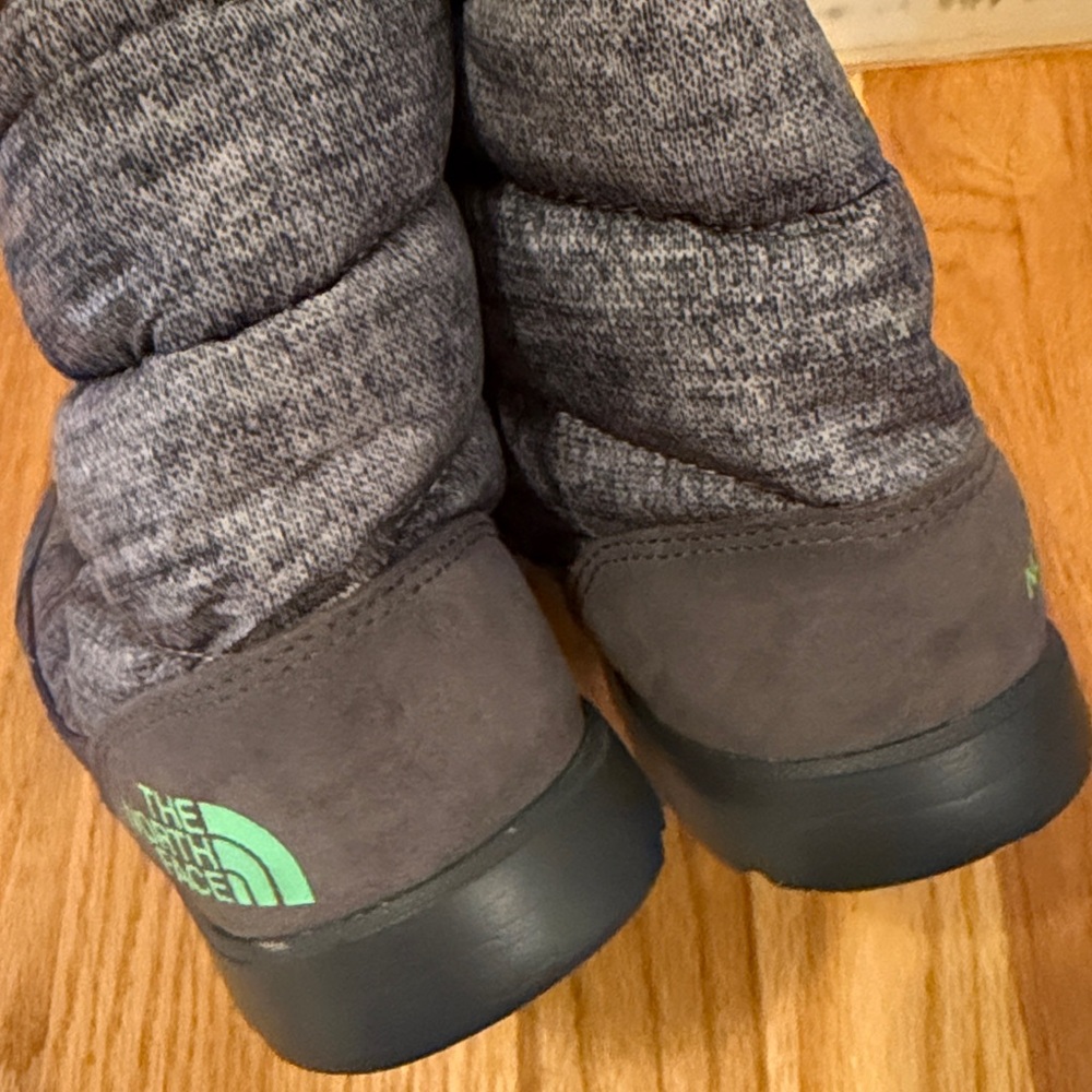 The North Face Gray and Black Fleece Jacket - Picture 6 of 10